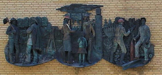 Ensio Seppäsen valmistama reliefi